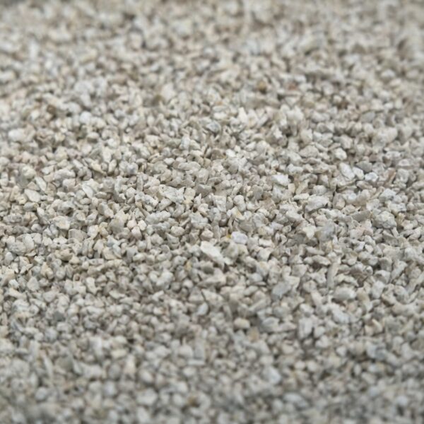 Crushed tofu cat litter with fine sand-like granules