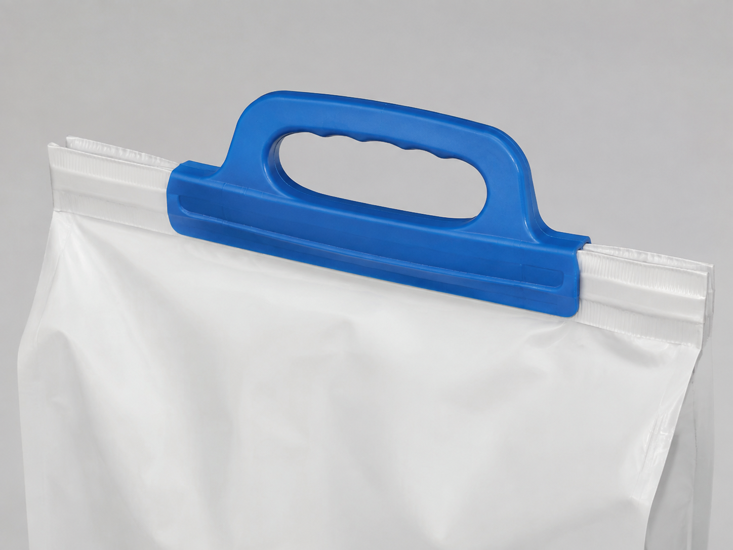 Plastic snap handle packaging illustration